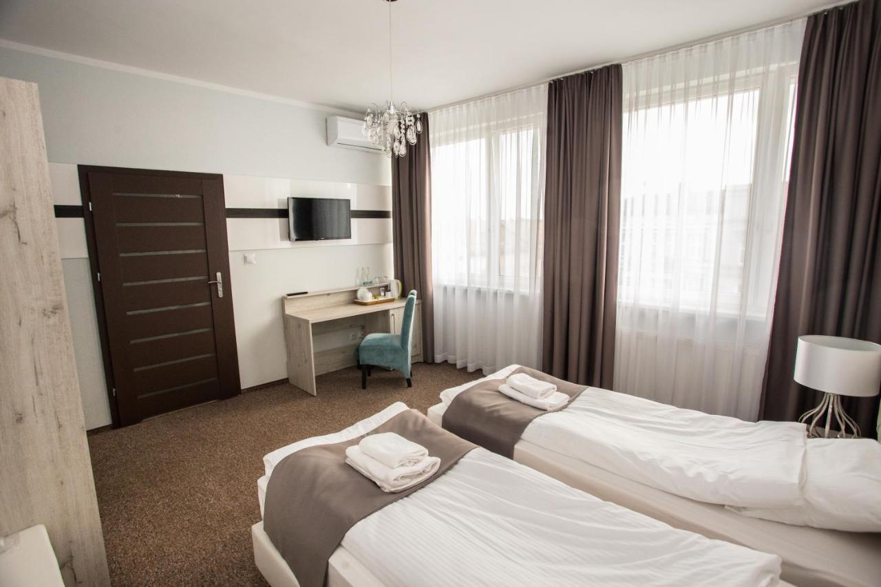 Hotel Tiffany Nowe Miasto Lubawskie Extérieur photo